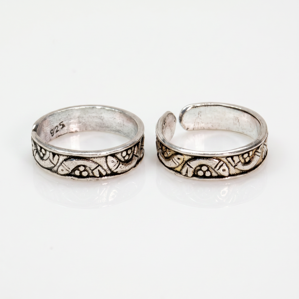 Adjustable toe rings with fish motif made with 925 sterling silver